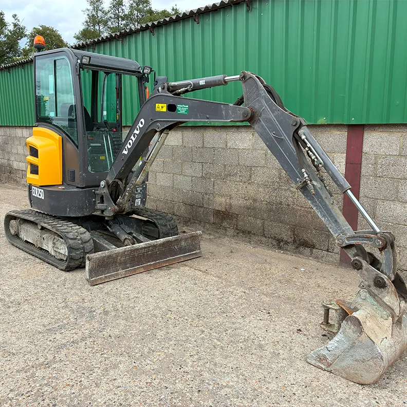 3T Excavator Volvo ECR25D 2022